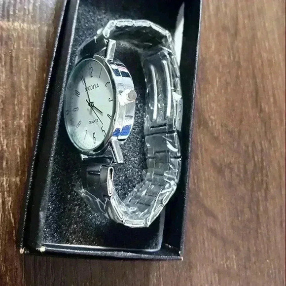 Minimalist watch - Picture 4 of 4